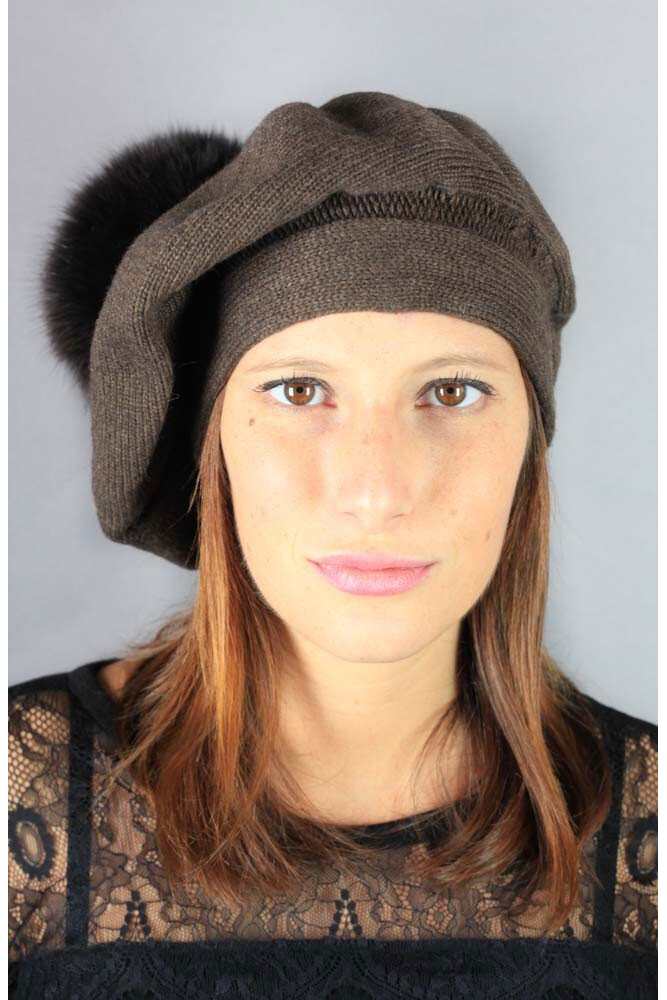 Wool beret with fox fur pom